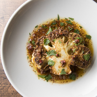 お肉だけじゃない、素材にこだわった野菜料理も定評。