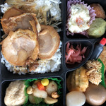 津多屋 - チャーシュー弁当／1050円