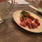 ミュージックパブ ブルードア - ウインナーの盛り合わせ５種類を食べ比べ