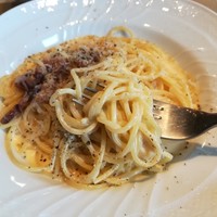 La Brianza - 定番カルボナーラ。やや卵黄強し。