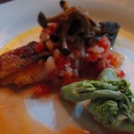 TAHOE - 銀鮭ムニエルは、サルサ＆バターのソースで。