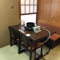 すき焼割烹 かとう - 小上がりテーブル席
