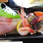 地魚料理 恵比須 - えびす定食のさしみ