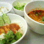 バンコクチキンライス南国泰飯 - チキンライスとトムヤムラーメンのセット