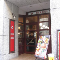 ベルジアンブラッスリーコート バレル - お店の入り口