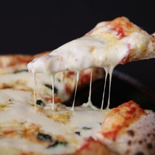 特製オーブンで焼く自家製ピッツァ♪マルゲリータ