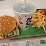 マクドナルド - 