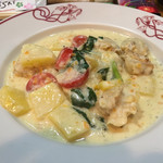 酒場 うさぎ - チキンのクリーム煮