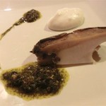 サルキッチン - 「北海道産　黒あわびの冷製　肝のソース」：（※画像は１人前）前菜なのにメインの輝き♪