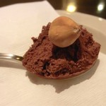 サルキッチン - 「チョコレートとへーゼルナッツ」：ヘーゼルナッツの軽やかな香ばしさ♪