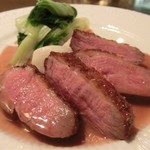 サルキッチン - 「ブルターニュ産　鴨胸肉のロースト」：ワインとバターを効かせたソースで！