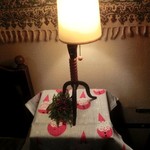 サルキッチン - 入り口近くのランプもムーディー♪