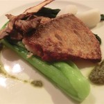 サルキッチン - 「山口産　甘鯛のポワレ　タプナードソース」：皮の部分がパリッと心地良い食感♪