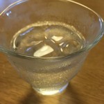 勘四郎 - グラスに出された水が美味しい。