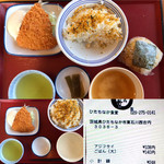 ひたちなか食堂 - 2019.5再訪 ひたちなか食堂 アジフライ¥100(税別) ごはん(大)¥140(税込) 計¥248 ふりかけフリー お茶・お湯セルフ ちょい足し茎わかめ、しじみ汁、のり　おにぎり持ち帰りパック(ラップ)