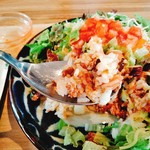 ちゅらね - レタスの下には挽き肉とご飯