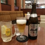 カフェ・ラルゴ - 瓶ビール(中瓶)640円(税抜) 角ハイボール400円(税抜)