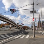 釜竹 - 途中1か所だけある、大きな道路を渡り