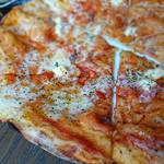 CONA - アンチョビ＆クリームチーズのピザ