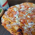 CONA - アンチョビ＆クリームチーズのピザ