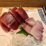 創作田舎料理 酒膳 - 刺身盛合わせ（マグロ/ブリ？）