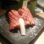 和牛焼肉 土古里 - 厚切り芯たん 1880円