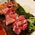 能乃屋 - とり肉（みそ）600円/和牛ハラミ　1,500円/サガリカルビー　1,500円/和牛霜降りバラカルビー　1,500円/生ラムジンギスカン（味なし）800円/焼野菜盛り合わせ　600円