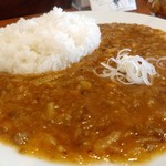 三日酔 - とろりと煮込まれた牛すじカレー。