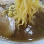 かつ平 - ラーメンしょうゆ味の麺