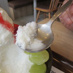 ソルビン原宿 - 粉雪状の氷？