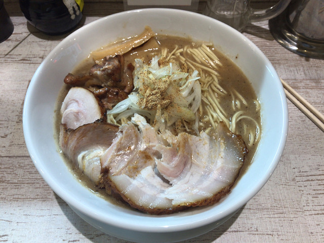 閉店 麺ガレージ 肉ヲ見ル 三軒茶屋 ラーメン 食べログ