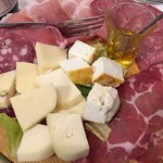 Romolo e Remo - アンティパストミストです　すごいボリューム　でも美味しくて完食
