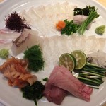 光悦 - 豪華刺盛り-ふぐ,平目,鯛,赤貝,鰤