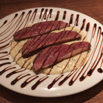 こちらの定番、鴨胸肉のキャラメリゼ　バルサミコソース