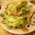 燻製バル けむりば - セロリと燻製さきいかのサラダ