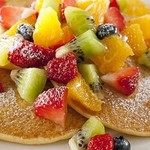 Seaside Cafe LUANA - Mixed Fruit Pancakes
                      ミックスフルーツ パンケーキ
                      
                      色とりどりのフルーツを散りばめました！
                      華やかなパンケーキをどうぞ。
                      （季節により画像のフルーツが変わります）
                      