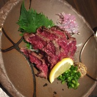 馬桜 銀座通り店 - 桜肉タタキ1600円