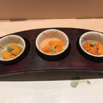 鮨 さわ田 - ウニの食べ比べ（バフンウニ・塩水ウニ・ムラサキウニ）