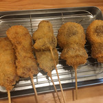 Kushikatsu Tanaka - 牛串カツ、椎茸、レバーです