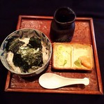 梅茶漬け・海苔茶漬け／明太子茶漬け・鮭茶漬け