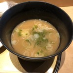 市場鮨 - すべての料理にあおさの味噌汁が付く