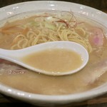 西中島 光龍益 - ラーメン 780円