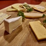 トラットリア　イ・ルミナーレ - チーズの盛り合わせ
