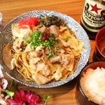 Wagyuuhorumon Sakaba Nikuduki - お昼はごはんと味噌汁サービス中