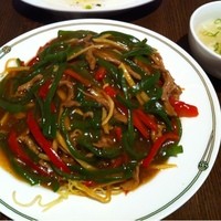 中国飯店 紫玉蘭 - チンジャオルースー焼きそば