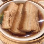 かつぎや - 酒の友なんですがご飯の友にもしてみたい角煮　ふっくらジューシーです　マストです