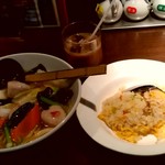 上海華龍 - 【2019.5.16(木)】日替わり①(海鮮団子入り塩ラーメン＋五目チャーハン)780円