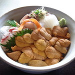 Kappou Chiyo - うに海鮮丼　　3,675円　　小鉢、お吸い物、フルーツ付
