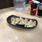 せい家 - 焼餃子（税込216円）