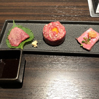 焼肉うしごろ 銀座並木通り店 - 牛刺し3種盛合せ